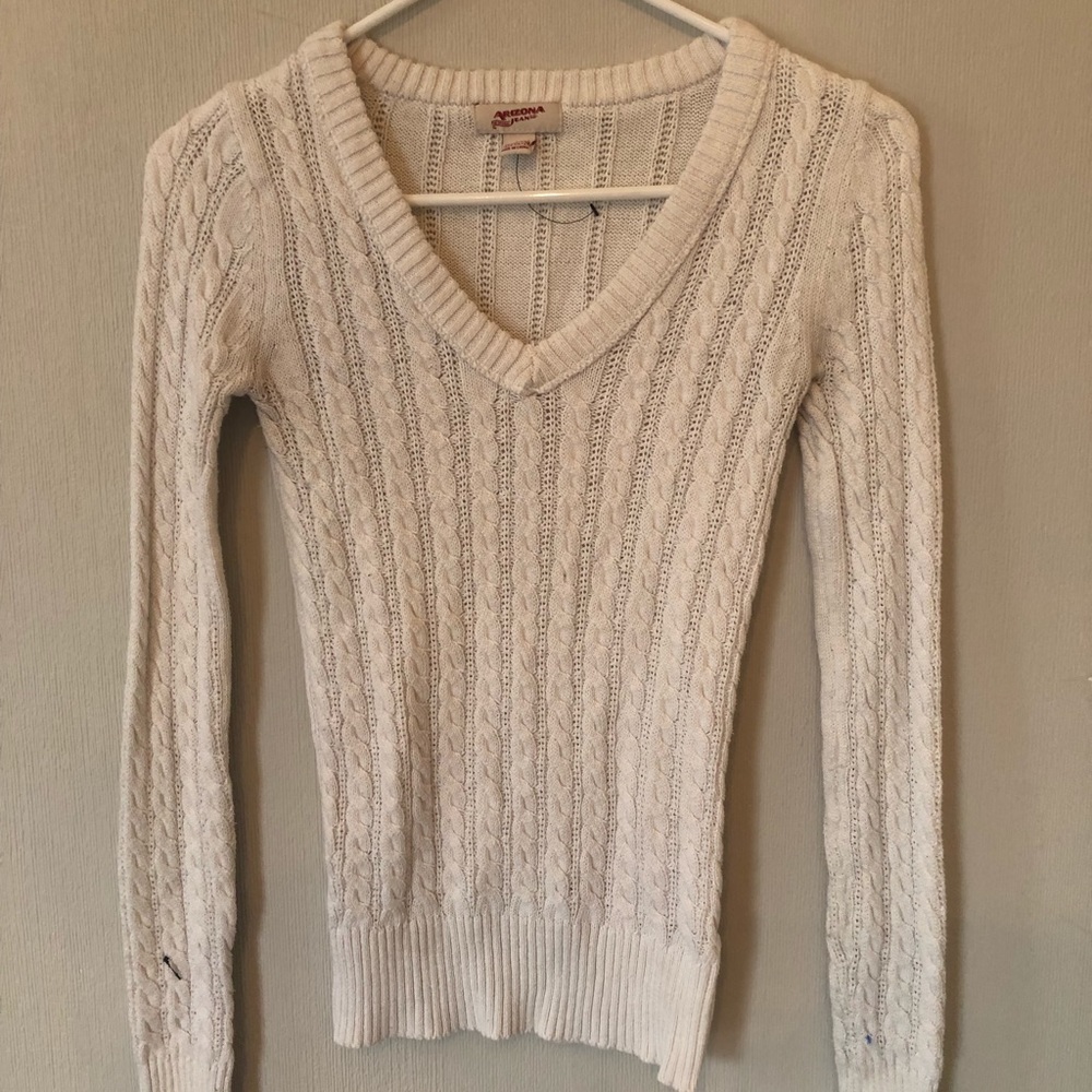 Cute figure fitting sweater